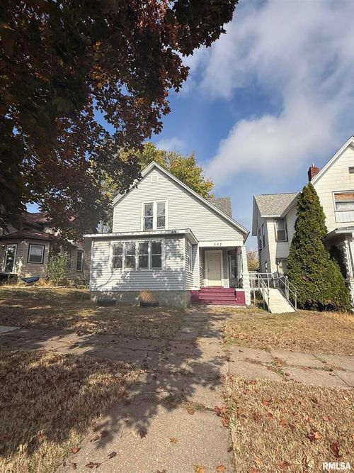 552 11th Ave S, Clinton, IA, 52732-5814 | Card Image