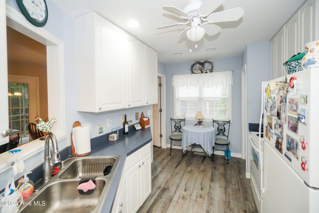 106 Se 21 St St, House other with 4 bedrooms, 3 bathrooms and 2 parking in Oak Island NC | Image 11