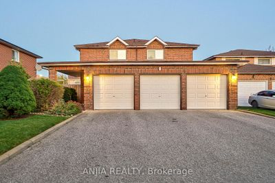 7 Hampstead Crt, House other with 4 bedrooms, 4 bathrooms and 12 parking in Markham ON | Image 2