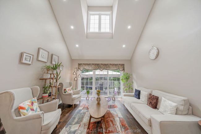 93 Lynch Cir, House attached with 4 bedrooms, 4 bathrooms and 2 parking in Guelph ON | Image 17