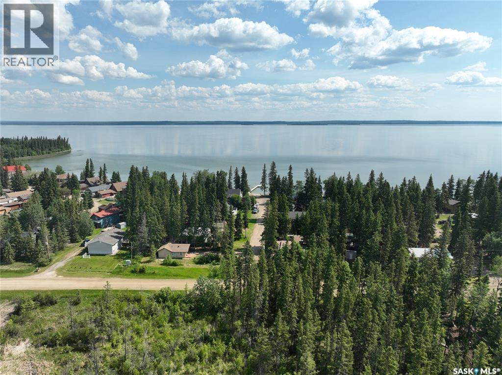 Land in Candle Lake 4