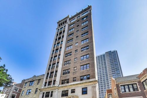 apt-12-707 Junior Ter, Chicago, IL, 60613-1524 | Card Image