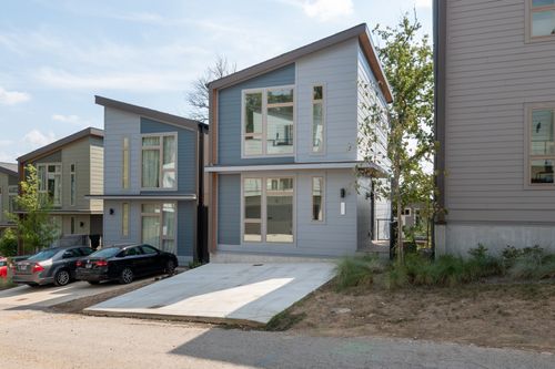 3026 Edwin Cir, Nashville, TN, 37207-5232 | Card Image