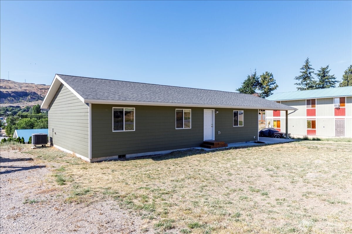 Residential in Grand Coulee 3
