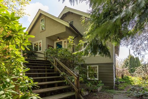 2002 E 13th Ave, Vancouver, BC, V5N2C4 | Card Image