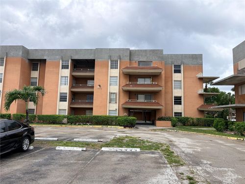 b2004-17600 Nw 68th Ave, Hialeah, FL, 33015-4032 | Card Image