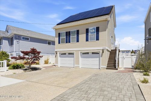 1254 Paul Blvd, MANAHAWKIN, NJ, 08050-4131 | Card Image