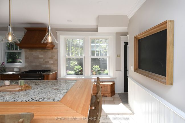 12 Victoria St N, House other with 4 bedrooms, 4 bathrooms and 6 parking in Goderich ON | Image 9