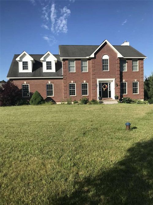 211 Bushkill Ter, Nazareth, PA, 18064-8103 | Card Image