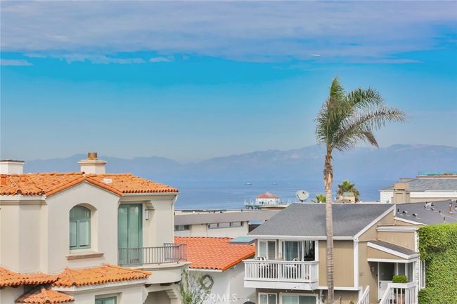 104 Manhattan Ave, Townhouse with 4 bedrooms, 4 bathrooms and 4 parking in Manhattan Beach CA | Image 34