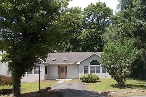 7 Lorettacong Dr, Lake Hopatcong, NJ, 07849-1018 | Card Image