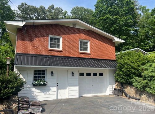 6 Greene Knoll Dr, Candler, NC, 28715-8298 | Card Image