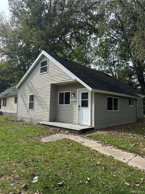 5830 S Washington Ave, Lansing, MI, 48911-4905 | Card Image