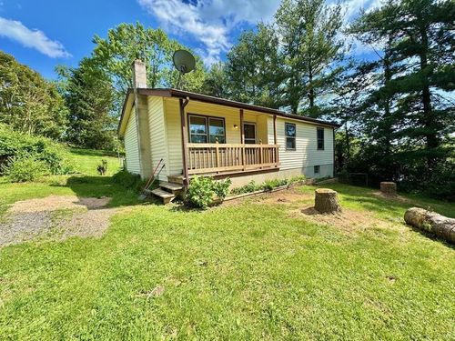 805 Topaz Dr, Max Meadows, VA, 24360-3803 | Card Image