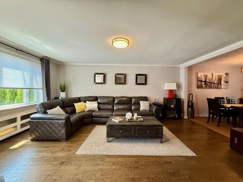 6365 76th St, Middle Village, NY, 11379-1301 | Card Image