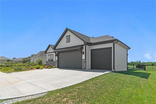 16324 Mustang St, Gardner, KS, 66030-9311 | Card Image