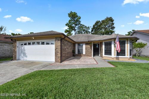 9126 Trevi Cir W, Jacksonville, FL, 32257-8017 | Card Image