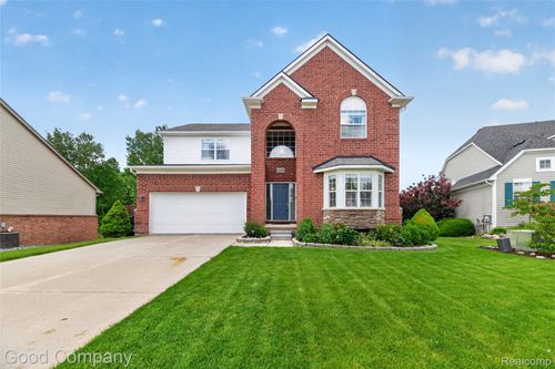 1020 Cross St, Oxford, MI, 48371-3582 | Card Image