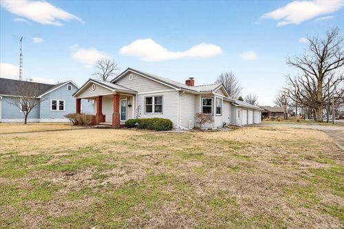 26 N Lafayette St, Worthington, IN, 47471-1421 | Card Image