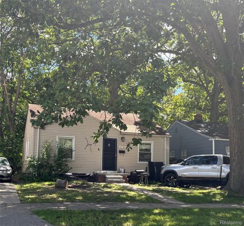 19728 Biltmore St, Detroit, MI, 48235-2447 | Card Image