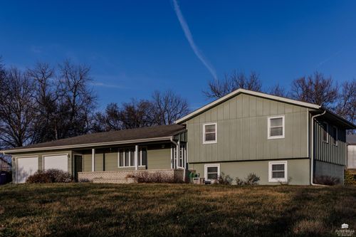 4565 N Highway 99, Wamego, KS, 66547-9100 | Card Image