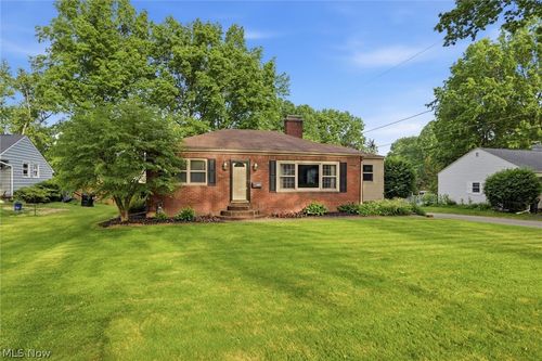 135 N Middle St, Columbiana, OH, 44408-1107 | Card Image