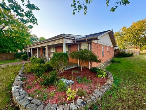 211 Service St, Mountain View, AR, 72560-9305 | Card Image