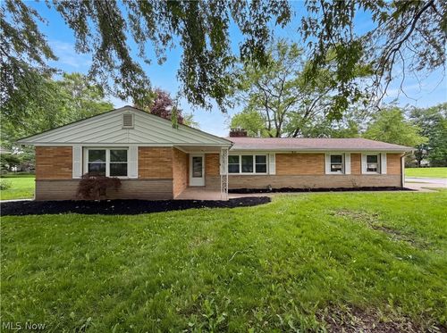 36700 Lakeland Dr, Avon, OH, 44011-1884 | Card Image
