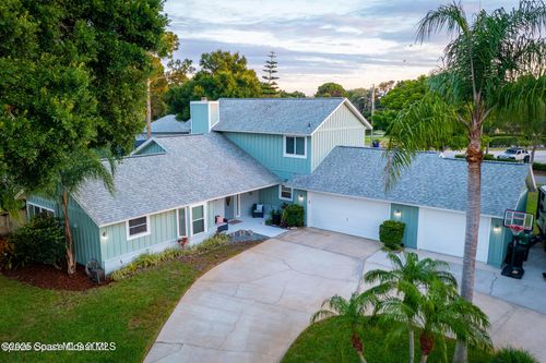 3935 S Tropical Trl, Merritt Island, FL, 32952-6219 | Card Image