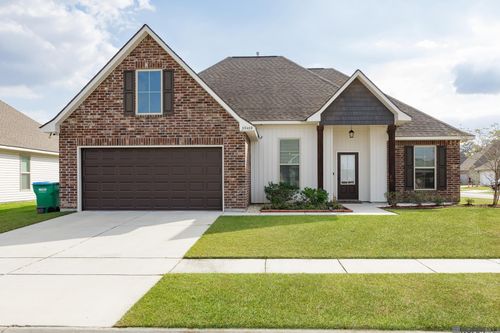 39489 Park Fair Dr, Gonzales, LA, 70737-6373 | Card Image