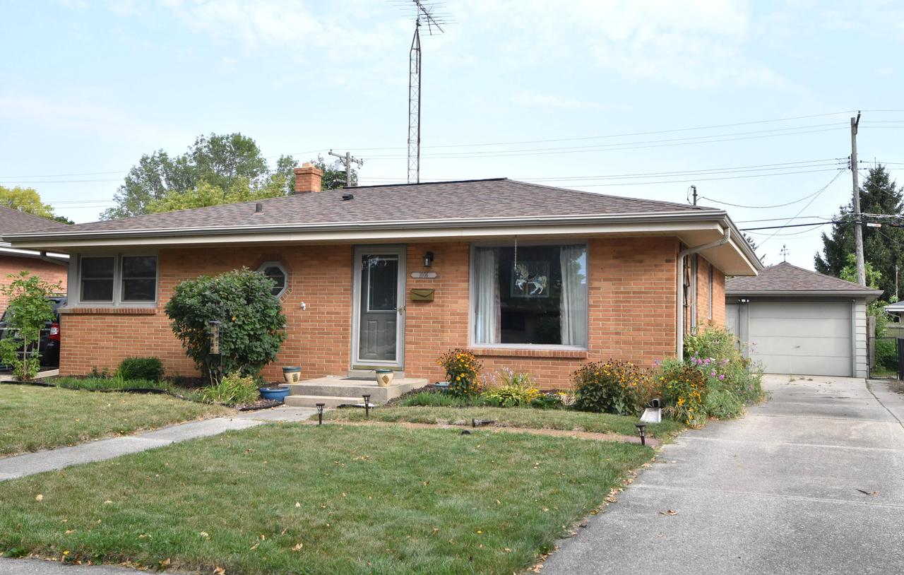 Carlton Dr, Racine, WI 53402