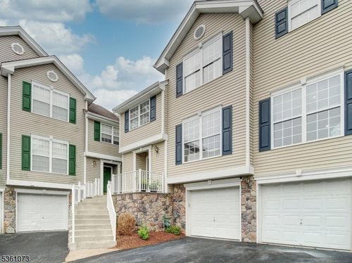 35 Brock Ln, Hackettstown, NJ, 07840-5676 | Card Image