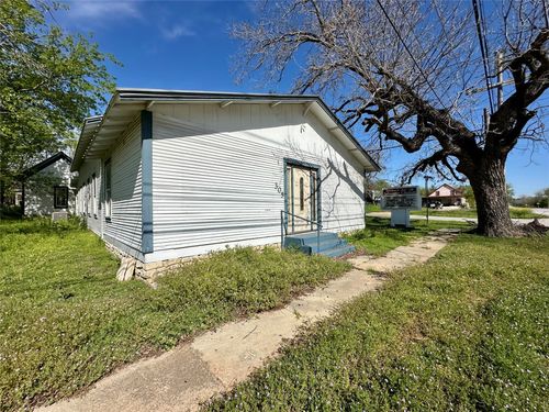 306 Cedar St, Hico, TX, 76457-6432 | Card Image