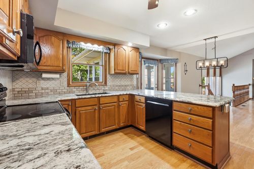 1913 Clear Ct, COLUMBIA, MO, 65203-5844 | Card Image