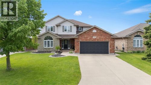 105 Augusta Blvd, Sarnia, ON, N7W1C6 | Card Image