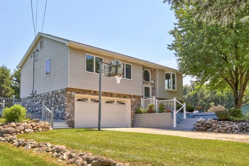 9280 Denton Hill Road, Fenton, MI, 48430 | Card Image