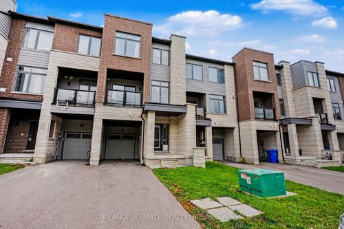 251 Vivant St, Newmarket, ON, L3X0K9 | Card Image
