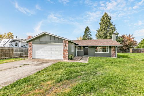3063 Shelterwood Cir, Medford, OR, 97501-1140 | Card Image