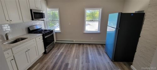 c-463 Main St, Islip, NY, 11751-3536 | Card Image