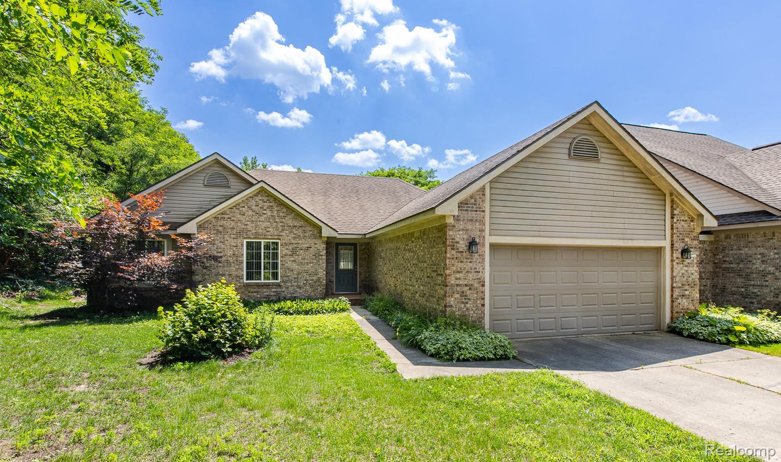 Residential in Highland Charter Township 2