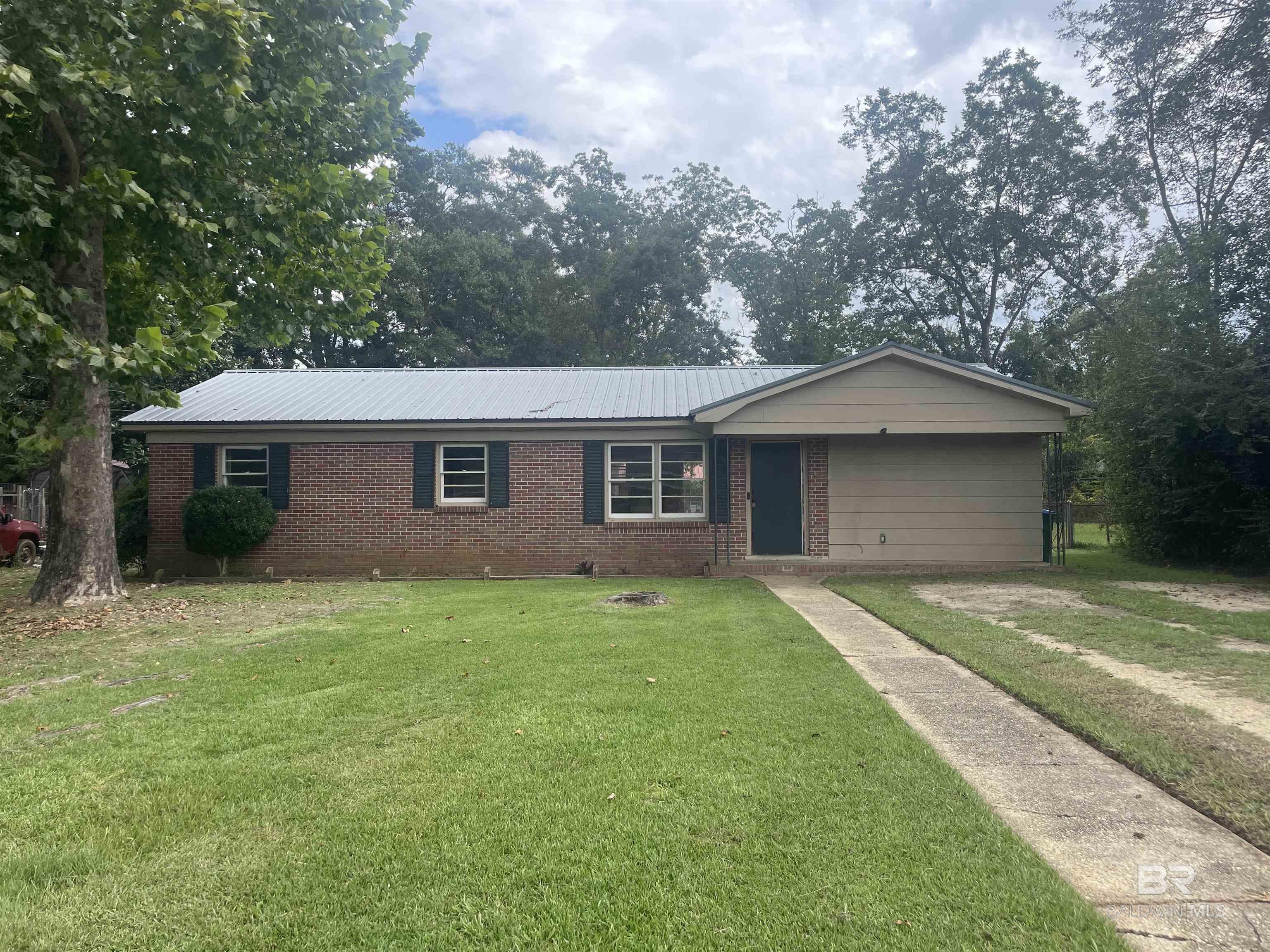 Greer Ave, Atmore, AL 36502