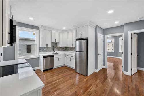 5-100 Knight St, Providence, RI, 02909-1336 | Card Image