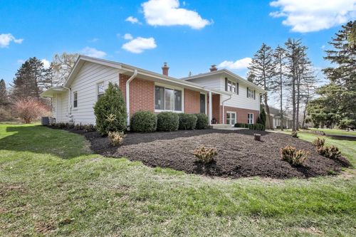 19255 Gebhardt Road, Brookfield, WI, 53045 | Card Image