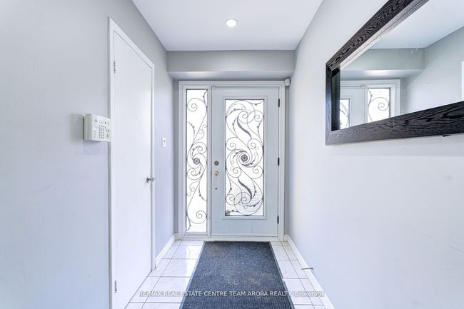 18 Abell Dr, House attached with 4 bedrooms, 3 bathrooms and 2 parking in Brampton ON | Image 4