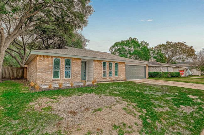 2330 Grind Stone Ln, House other with 3 bedrooms, 2 bathrooms and 2 parking in Sugar Land TX | Image 7