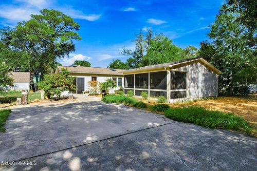 315 Ne 40th St, Oak Island, NC, 28465-5434 | Card Image