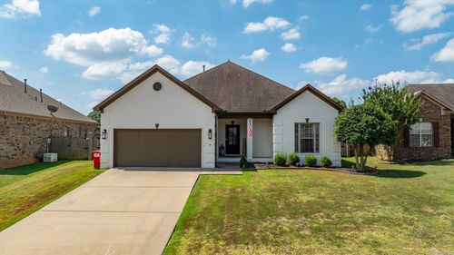 16 Oak Tree Cir, Conway, AR, 72032-2112 | Card Image