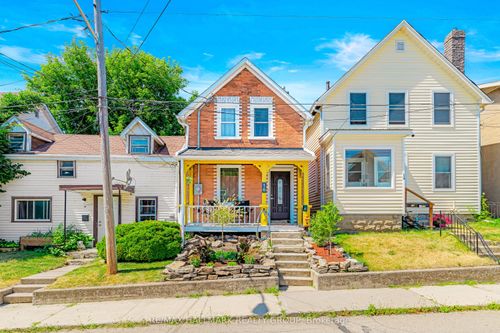 16 Halliday St, Brockville, ON, K6V3N9 | Card Image
