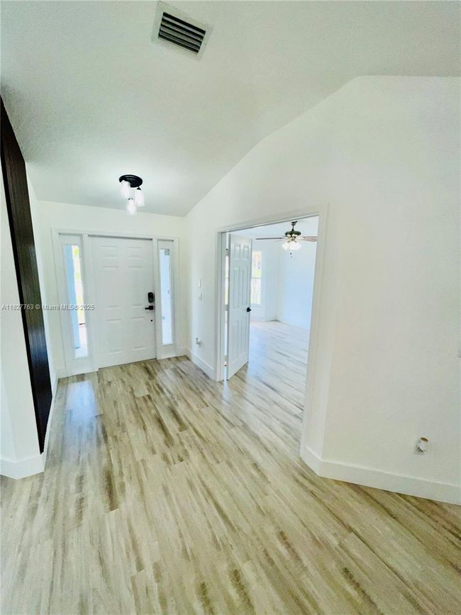 272 Sw Oakridge Dr, House other with 4 bedrooms, 2 bathrooms and null parking in Port St. Lucie FL | Image 6