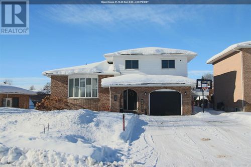 121 Centennial Ave, Sault Ste. Marie, ON, P6A5B2 | Card Image